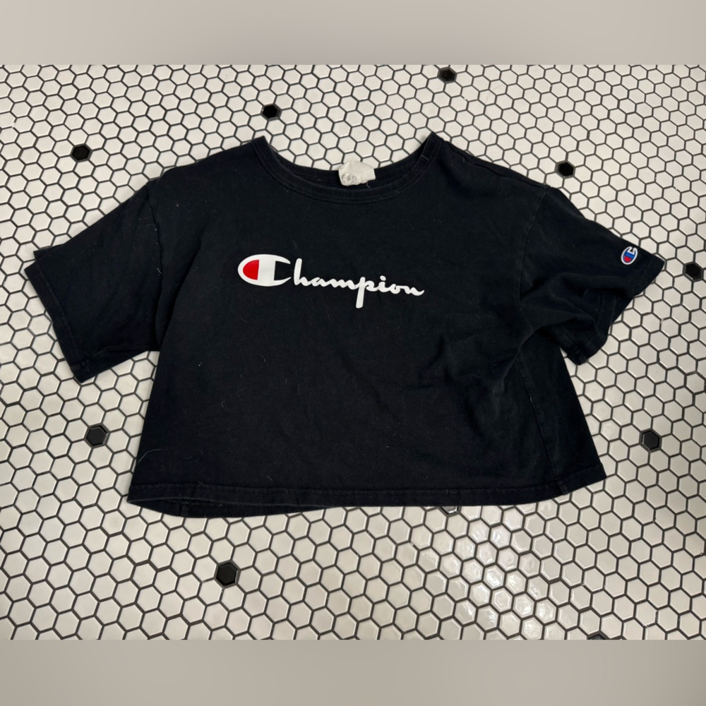 Champion reverse weave Black & White Logo Crop shirt size large